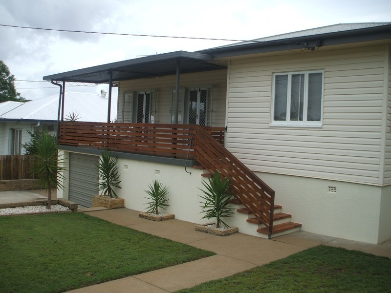 1 Vivian Street, Eastern Heights QLD 4305