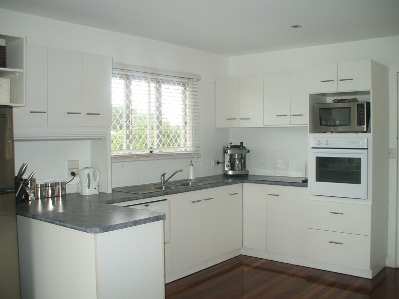 1 Vivian Street, Eastern Heights QLD 4305