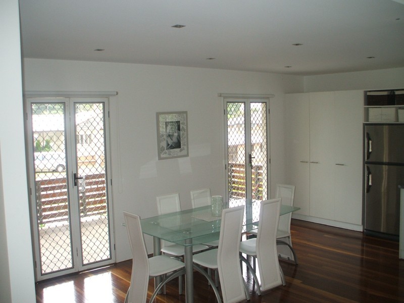 1 Vivian Street, Eastern Heights QLD 4305