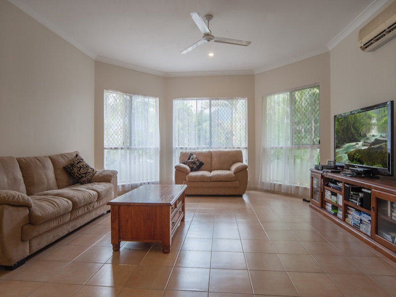 270 Robert Road, Bentley Park QLD 4869