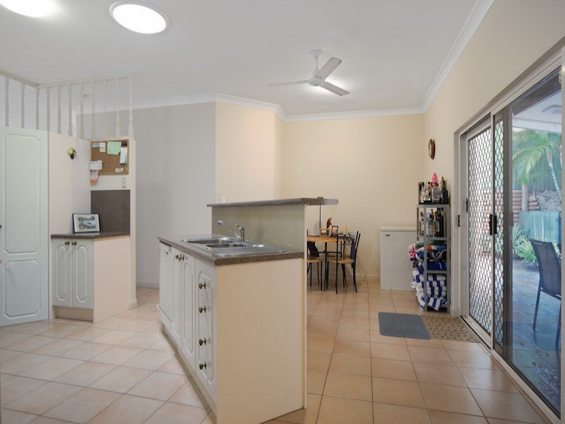 270 Robert Road, Bentley Park QLD 4869