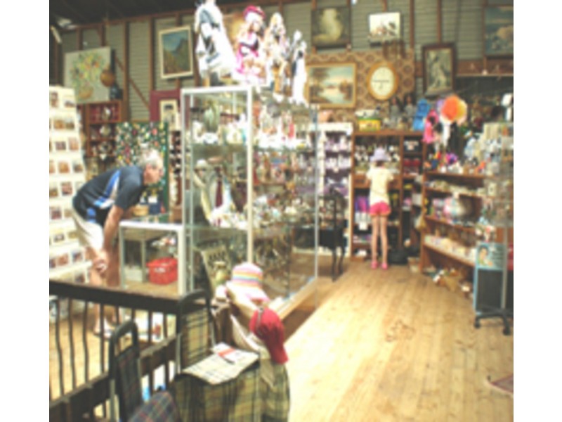 7377 Great Alpine Rd, Bright VIC 3741