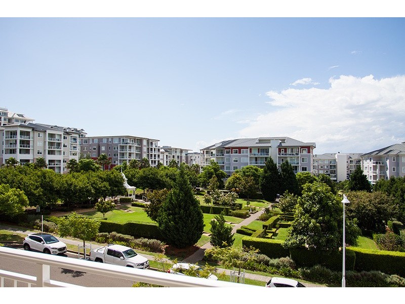 304/4 Rosewater Circuit, Breakfast Point NSW 2137