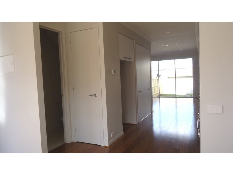 25 Camera Walk, Coburg VIC 3058