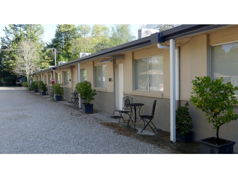 1 Ashwood Avenue, Bright VIC 3741