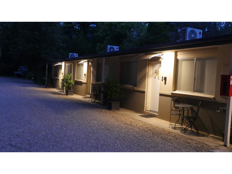 1 Ashwood Avenue, Bright VIC 3741