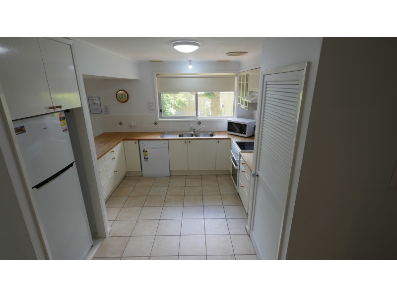 1 Ashwood Avenue, Bright VIC 3741