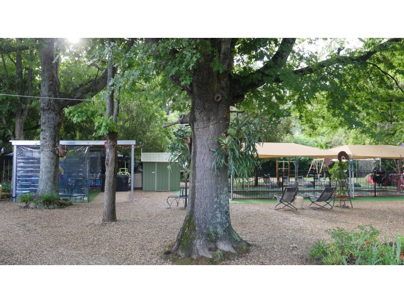 1 Ashwood Avenue, Bright VIC 3741