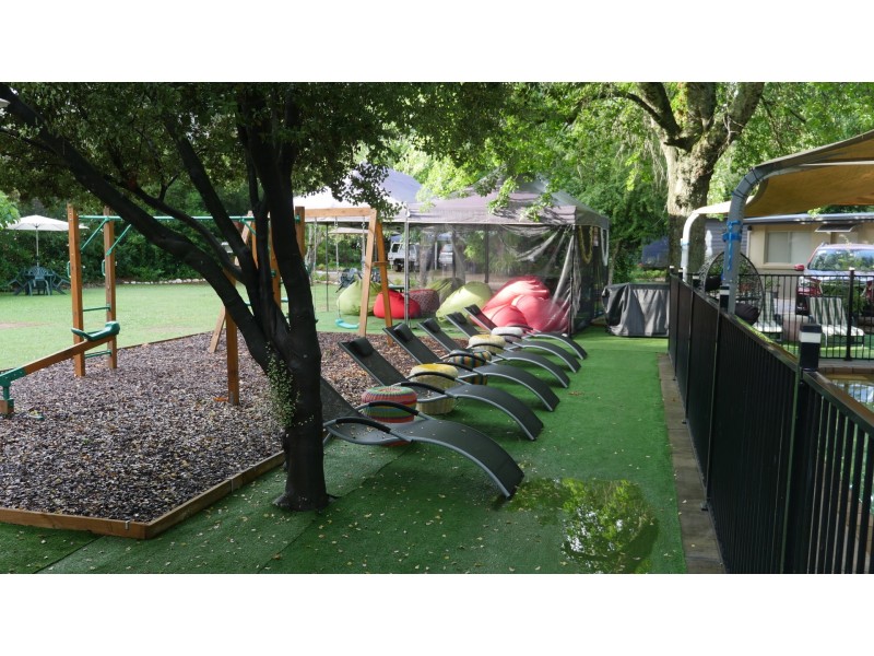 1 Ashwood Avenue, Bright VIC 3741