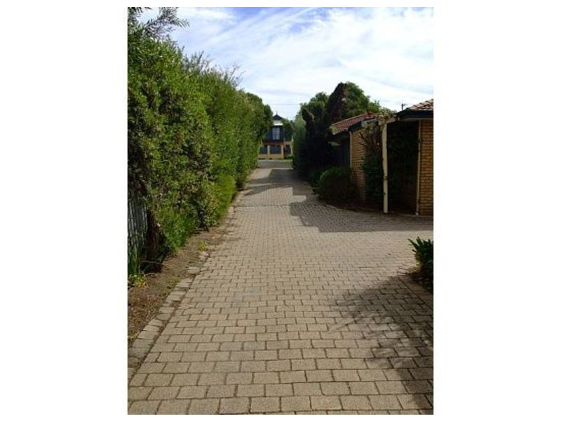 36C Leonard St, Victoria Park WA 6100