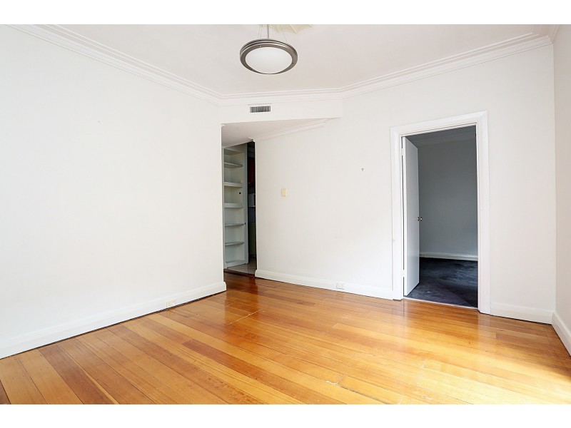 2/119 Danks Street, Albert Park VIC 3206