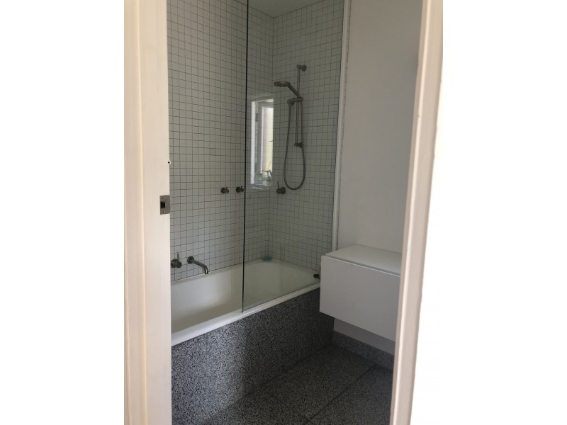 4/12 Neptune Street, St Kilda VIC 3182