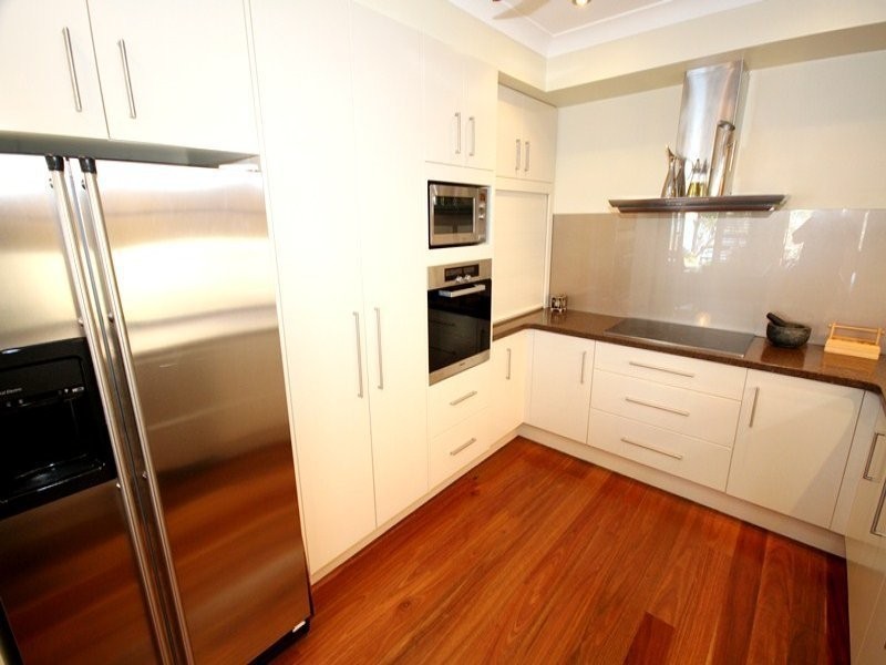 1/101 Stanhill Drive, Surfers Paradise QLD 4217