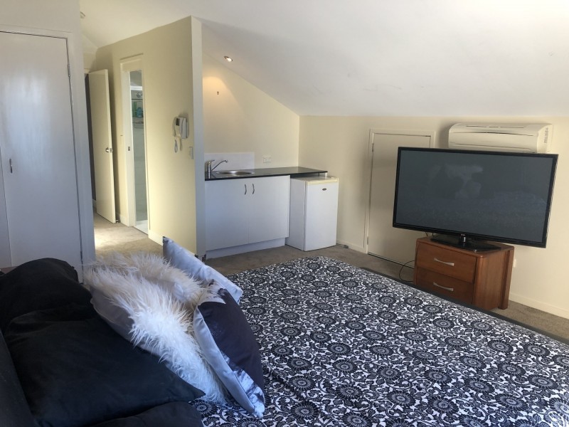 1/101 Stanhill Drive, Surfers Paradise QLD 4217