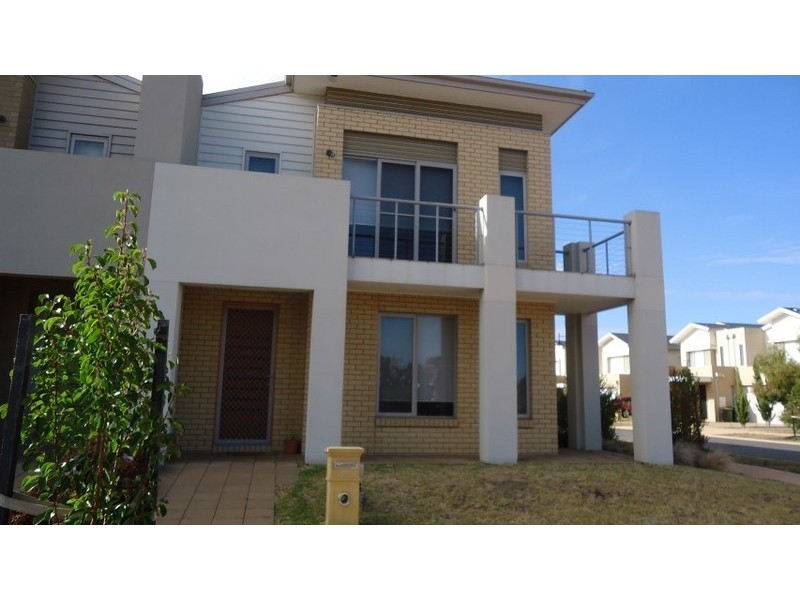 2 Broadbeach Circuit, Point Cook VIC 3030