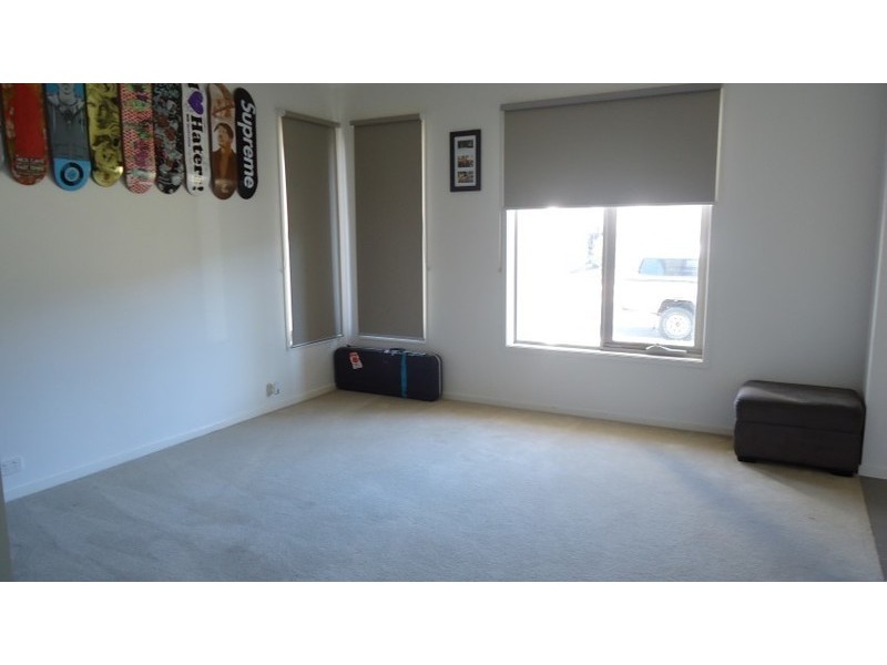 2 Broadbeach Circuit, Point Cook VIC 3030