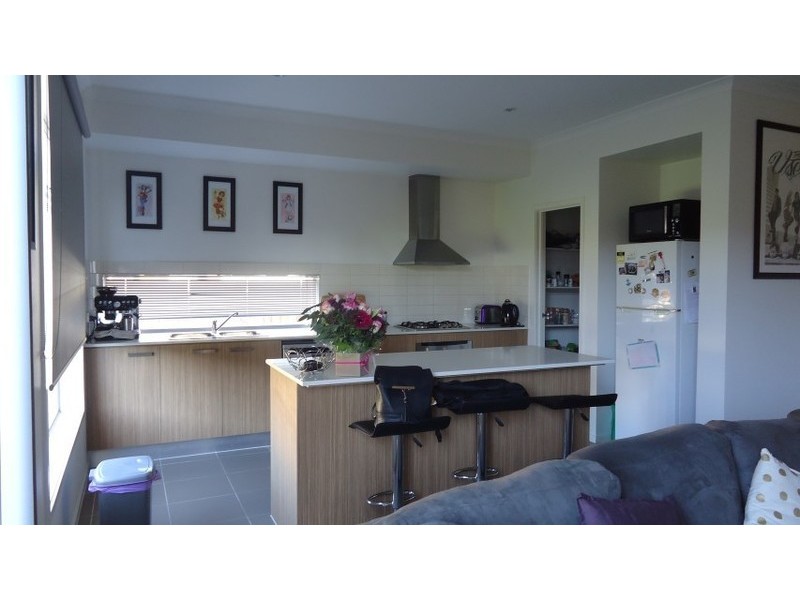 2 Broadbeach Circuit, Point Cook VIC 3030