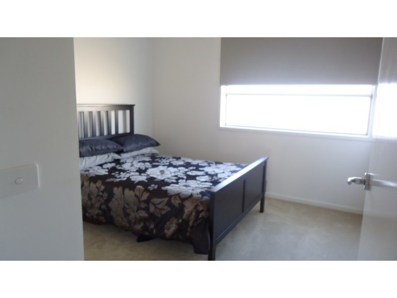 2 Broadbeach Circuit, Point Cook VIC 3030