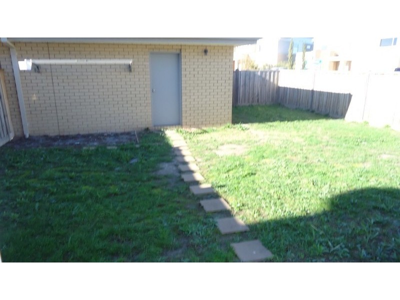 2 Broadbeach Circuit, Point Cook VIC 3030