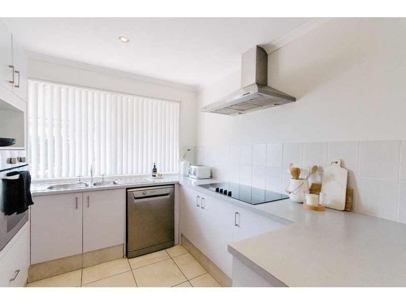 16 Elaine Street, Southport QLD 4215