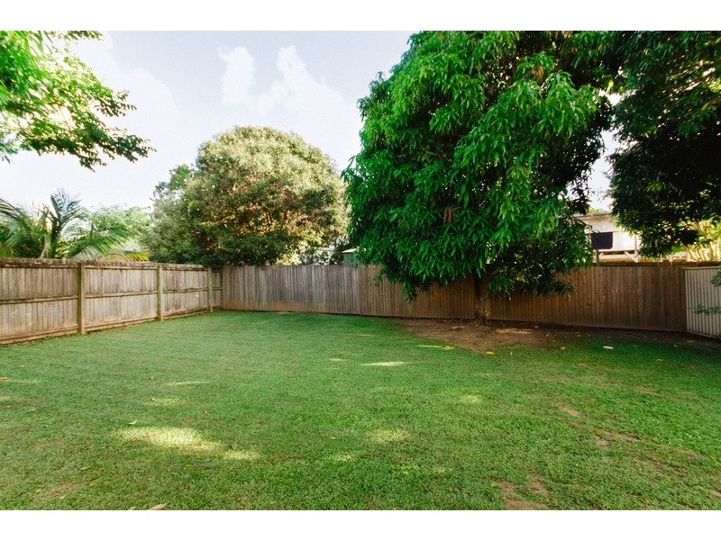 16 Elaine Street, Southport QLD 4215