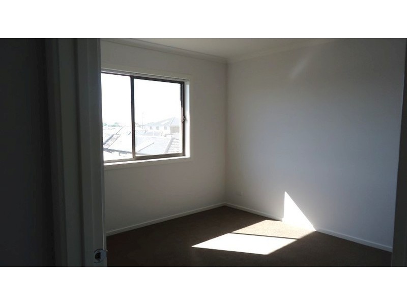 8 Goldsborough Drive, Truganina VIC 3029