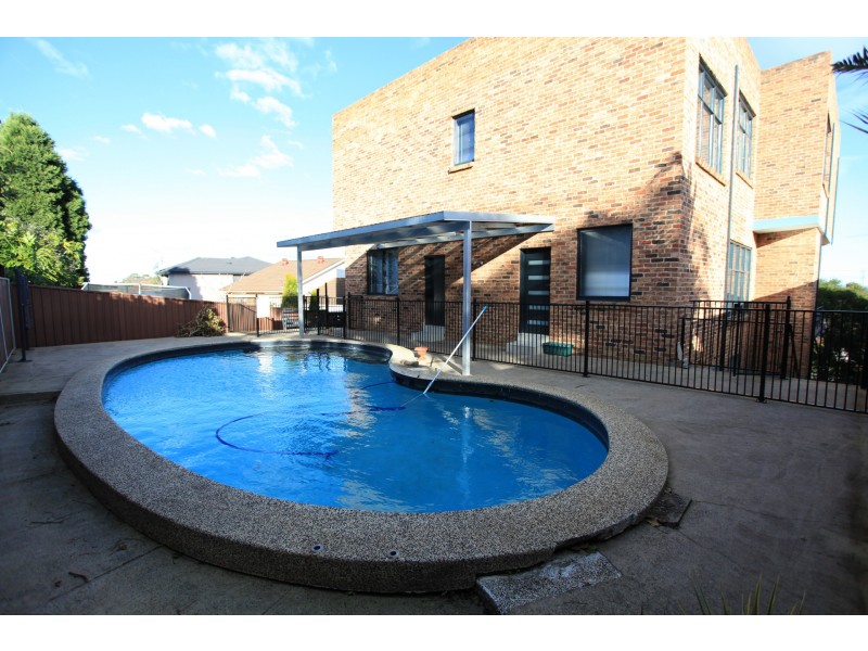8 Caithness Crescent, Winston Hills NSW 2153