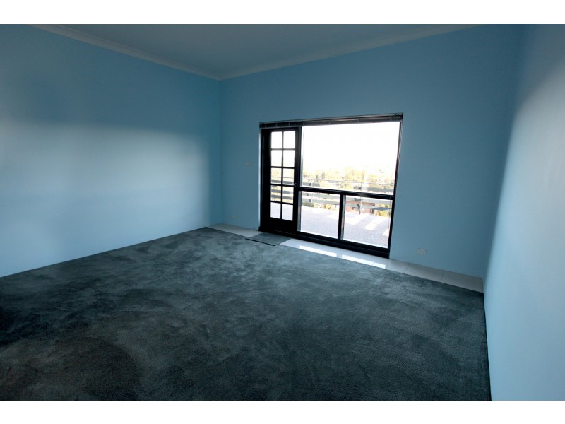 8 Caithness Crescent, Winston Hills NSW 2153