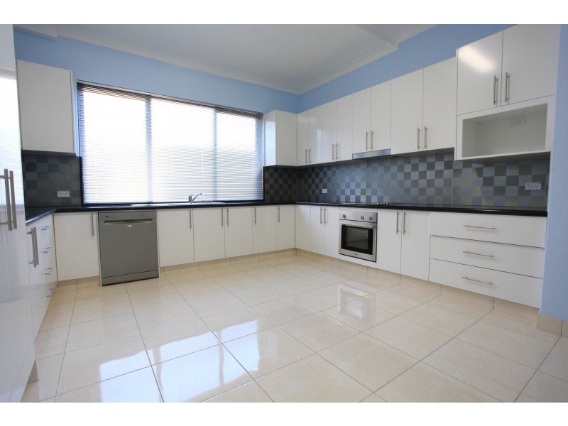 8 Caithness Crescent, Winston Hills NSW 2153