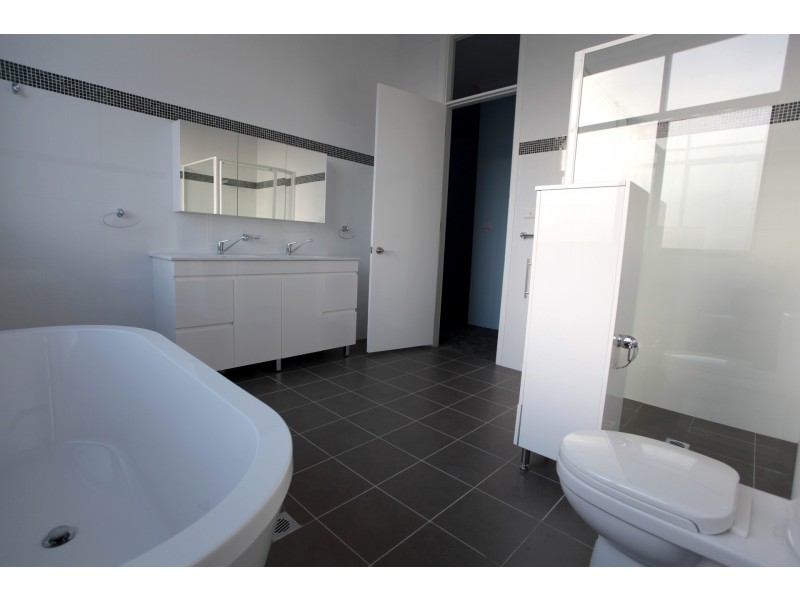 8 Caithness Crescent, Winston Hills NSW 2153