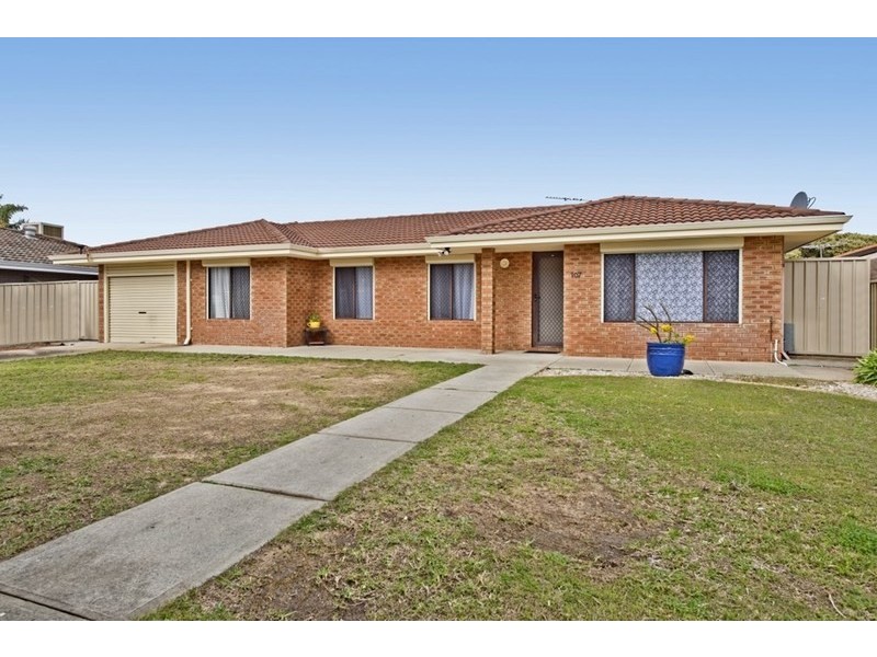 107 Malibu Road, Safety Bay WA 6169