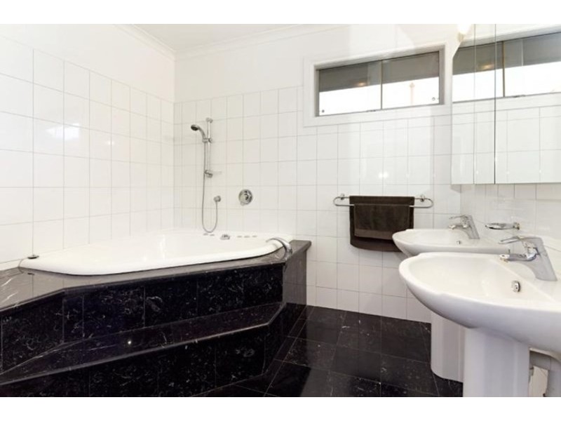 9A Rothschild Street, Caulfield South VIC 3162