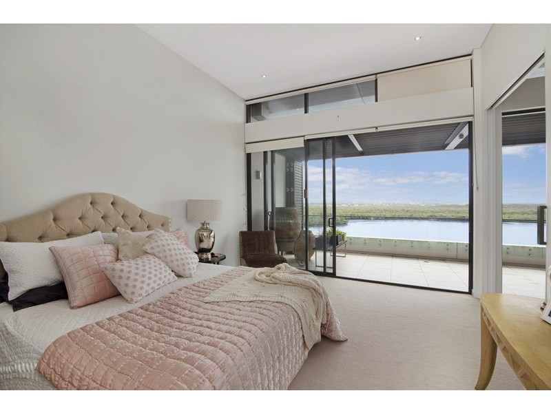 Paradise Point QLD 4216