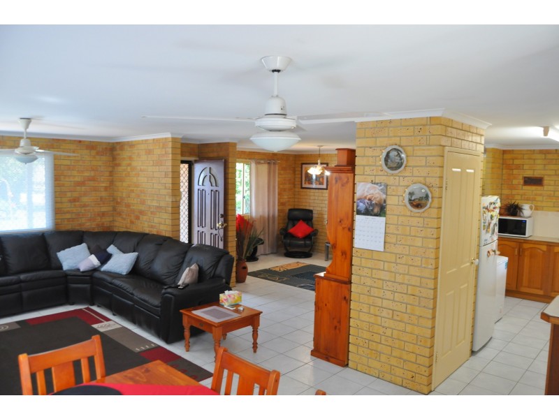 12 Scott Court, Bucasia QLD 4750