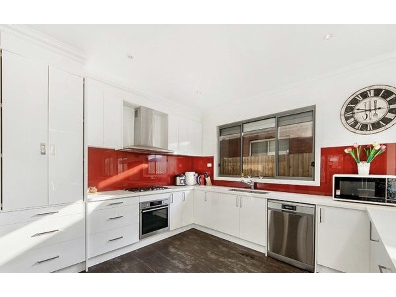 18 View Street, St Albans VIC 3021