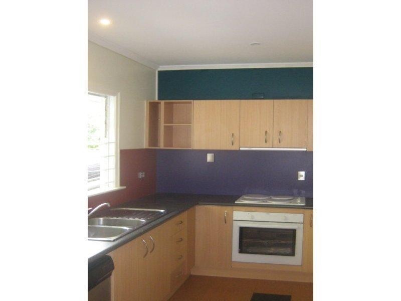 40 Kenmore Rd, Kenmore QLD 4069