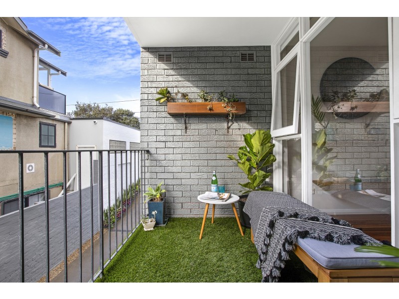 2/83 Carrington Parade, Curl Curl NSW 2096