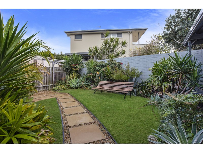 2/83 Carrington Parade, Curl Curl NSW 2096
