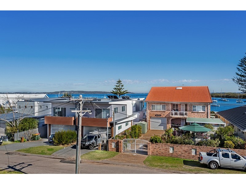 9 Sunset Boulevard, Soldiers Point NSW 2317