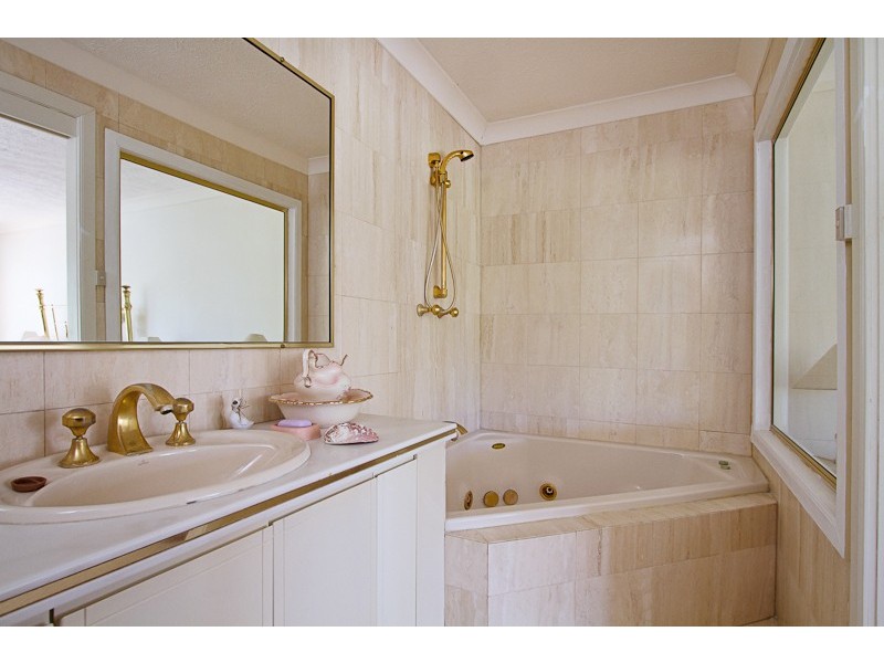 13/2-10 Coolgardie Street, Elanora QLD 4221