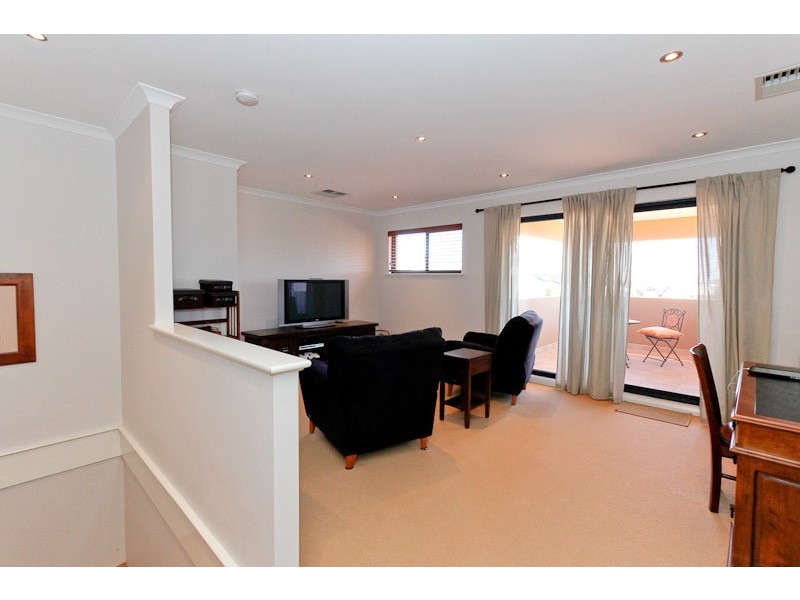 54 Discovery Circuit, Iluka WA 6028