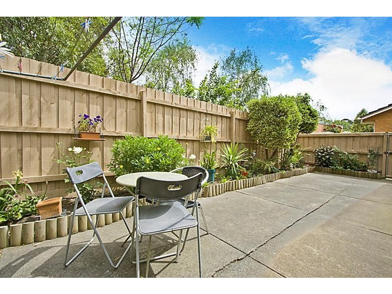 8/5 Pakenham Street, Blackburn VIC 3130