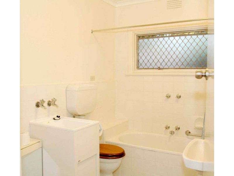 8/5 Pakenham Street, Blackburn VIC 3130