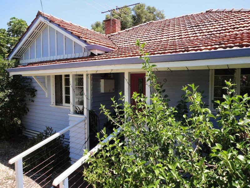 2 Snook Crescent, Hilton WA 6163