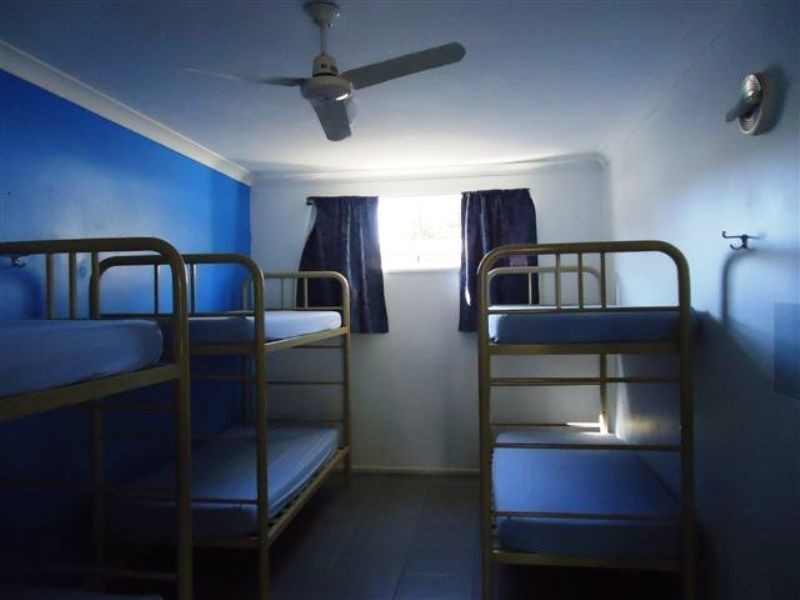 408 – 411 Charlton Esplanade, Torquay QLD 4655