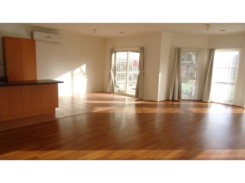 19 Emily Crescent, Point Cook VIC 3030