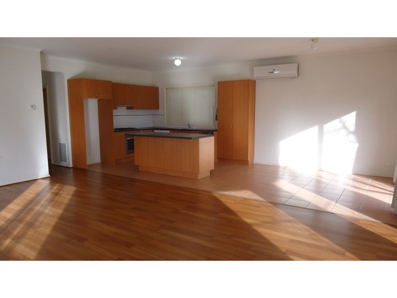 19 Emily Crescent, Point Cook VIC 3030