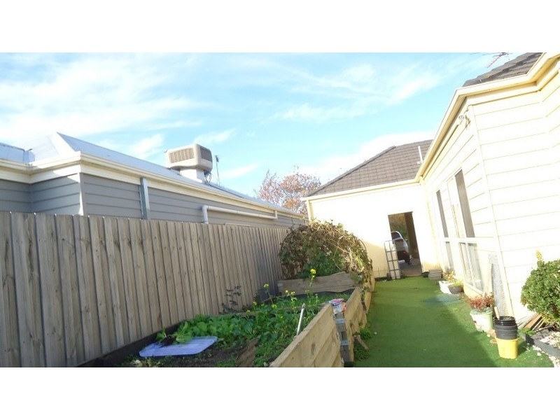 19 Emily Crescent, Point Cook VIC 3030