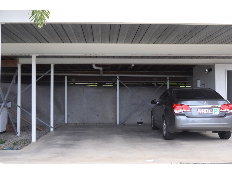 17 Brearley Court, Rural View QLD 4740