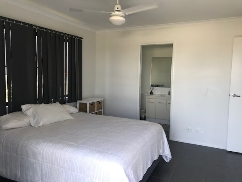 17 Brearley Court, Rural View QLD 4740